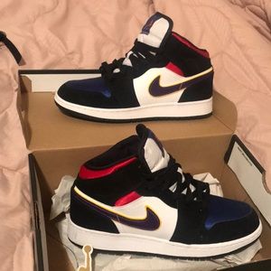 Air Jordan’s 1 mid se